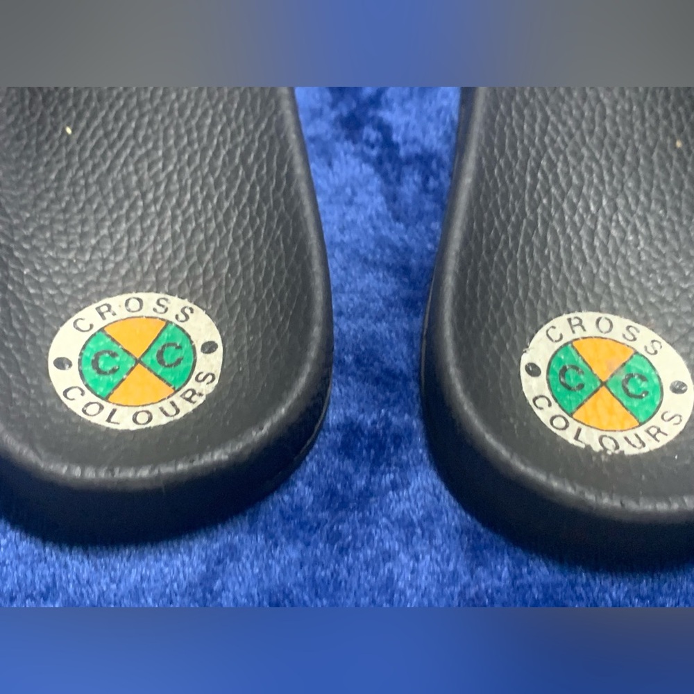 Cross Colors Slides - Picture 4 of 12